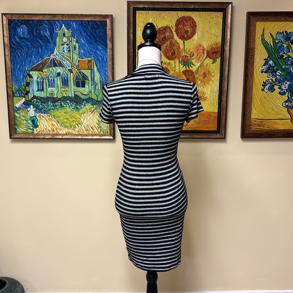 Ribbed striped body con dress - Picture 3 of 4
